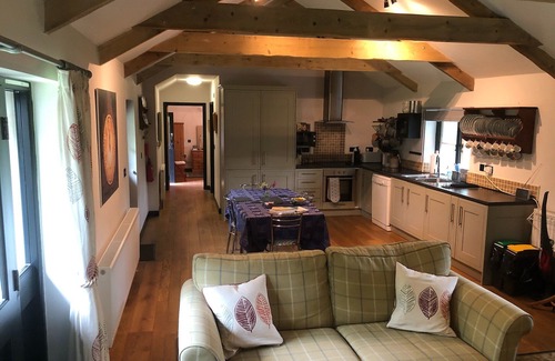 Eglwyswrw Cottage | A beautiful converted Welsh barn perfect for two.