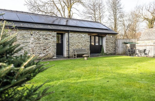 Eglwyswrw Cottage | A beautiful converted Welsh barn perfect for two.