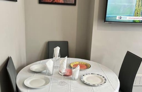 Lewisham Apartment | A beautiful ground-floor flat.