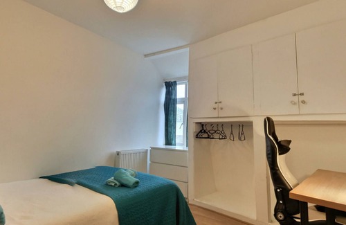 Lavender Fields Apartment | A Beautiful London Accommodation