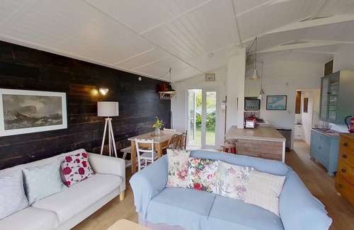 Hayle Apartment | A beautifully presented property, located in a quiet spot within the park.
