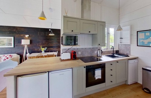 Hayle Apartment | A beautifully presented property, located in a quiet spot within the park.