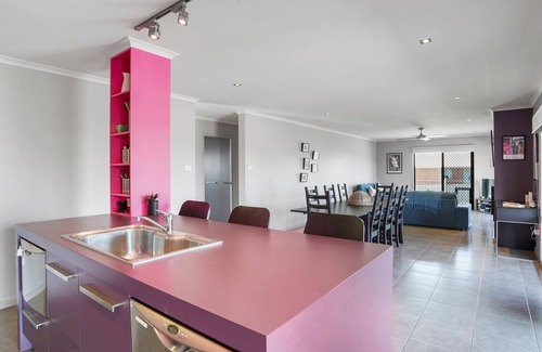 Port Fairy House | A bold & unique pet friendly South Beach home