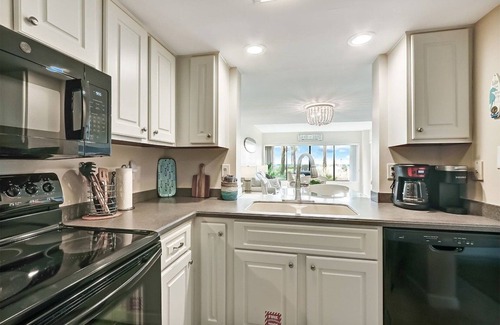 Amelia City Condo | A bright oceanfront condo on the first floor at the Amelia Surf & Racquet Club