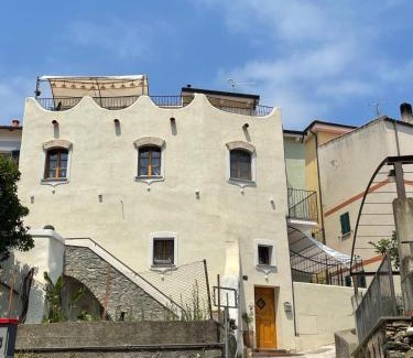 Spotorno House | A Burgâ du Muntin