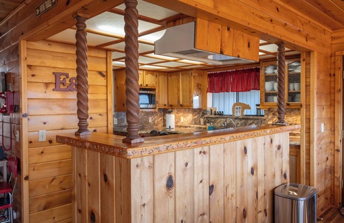 Ahwahnee House | A cabin look house with Dome Room/Spa/Pool/View/Play Set/Game Room/FamilyFun