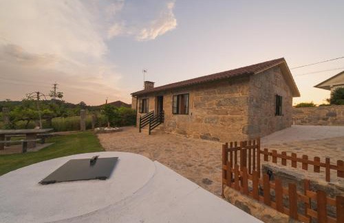 Salvaterra de Mino Ski Chalet | A Casa da Charca - Casa rural con jardín