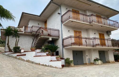 Fondi House | A CASA MIA