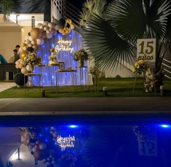 Prive das Caldas House | A Casa Paradisíaca Total Piscina Super Hiper Mega Quente 50 graus Aquecimento Elétrico , Sinuca e 5 Quartos Com Ar Condiconado