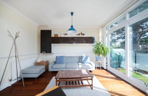 Copers Cope Apartment | A Charming 1BR apartment in Bromley