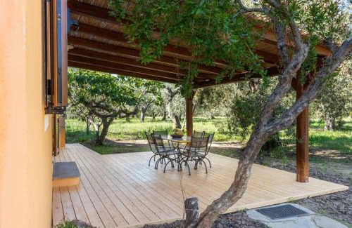 Bosa House | A charming country cottage + bikes and kayaks