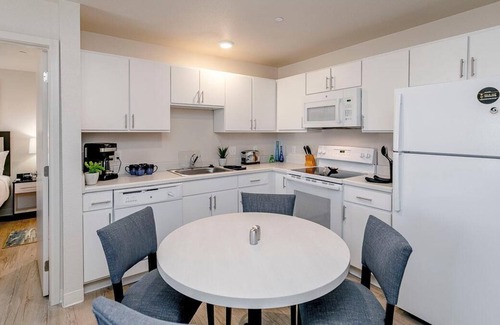 Centennial Apartment | A Charming Family-friendly Community in Denver Tech Center