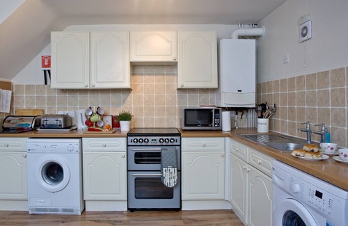 Bridport House | A charming two bedroom cottage perfect for a family break to Dorset.