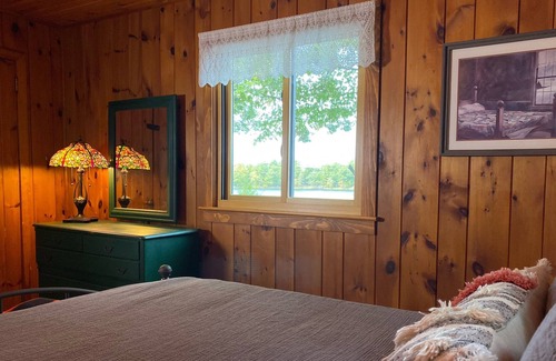 New Auburn House | A classic cabin on Lower Long Lake