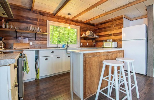 Muskoka Lakes Cottage | A Classic Muskoka Charmer