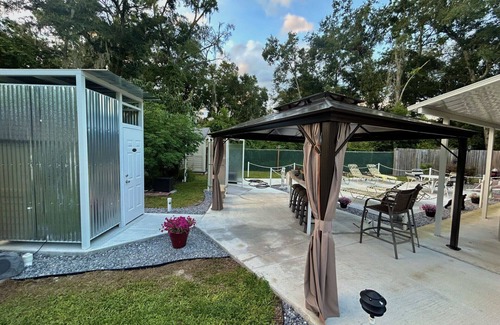 Fellowship Cabin | A Clothing Optional Natural Nest Hut WEC 5 miles away H