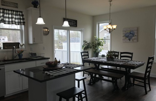 Ballston Spa House | A Coastal Farmhouse Style Home- 10 minutes from Downtown Saratoga Springs