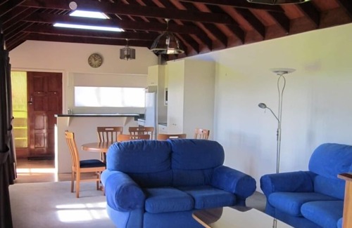 Owhata Cottage | A country feel with lake views