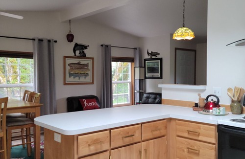 Beaver Cabin | A Cozy 2-bedroom cabin with awesome private Sol Duc River's waterfront