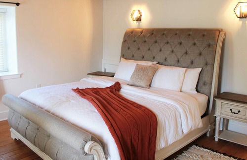 Earlville Other | A cozy newly remodeled farmhouse on a real working farm!!