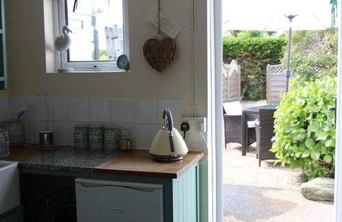 Trevone Cottage | A Delightful 19th Century Beamed Cottage In Trevone Bay, 3 Mins From The Beach