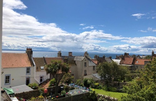 Pittenweem Cottage | A delightful and historic property just a few steps from the harbour.