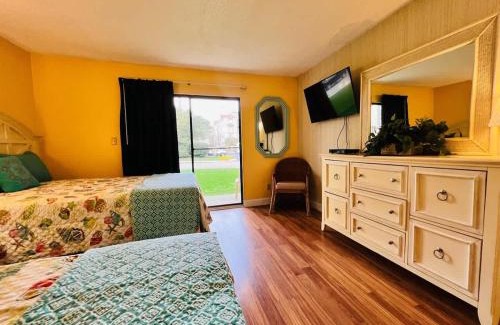 Myrtle Beach House | *A FAMILY GETAWAY*Pool*Steps to the Beach*Approved Dogs*D18