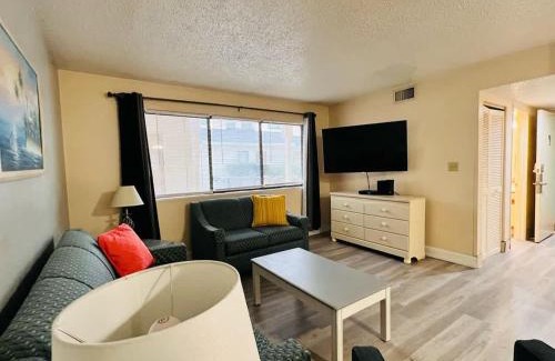 Myrtle Beach House | *A FAMILY GETAWAY*Pool*Steps to the Beach*Approved Dogs*D18