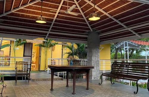 Dindori Villa | A farmstay where you experience rustic luxury.