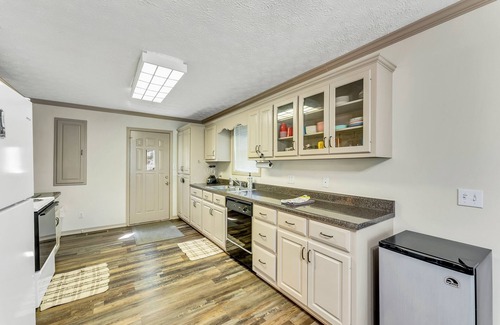 Trimble House | A Frame of Mind: 3 BR, 2 BA in Cullman, Sleeps 10