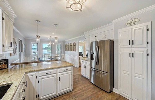 Lake Norman of Catawba Cottage | A Frame of Mind by Avantstay Private Dock + View