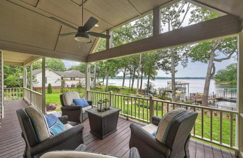 Lake Norman of Catawba House | A Frame of Mind by AvantStay Private Dock View