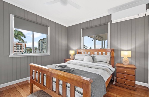 West End House | A Green Space! ~ 3Bed/1Bath /1Car House ~ West End