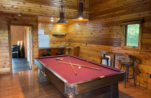 Cosby House | A Hikers Dream - 34 Acres Hot Tub Views Trails