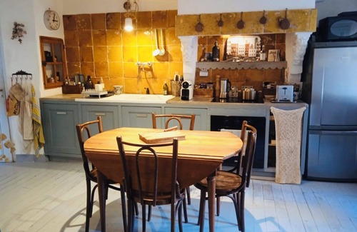 Sarrians House | A L'ombre des Dentelles Maison du 13ème Siècle Entièrement Restaurée