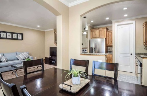 Bonneville House | A La Mode Stunning 4 bedroom Orem Home