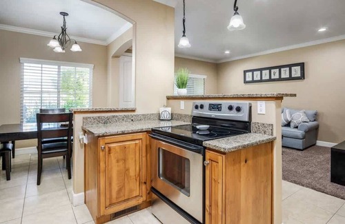Bonneville House | A La Mode Stunning 4 bedroom Orem Home