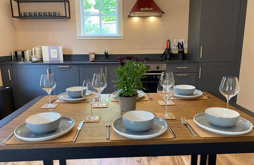 Dunbar Cottage | A-listed South Lodge, Dunbar with hot tub