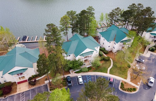 Dadeville Condo | A Little Peace of Lake Martin | 1 Bed, 1 Bath