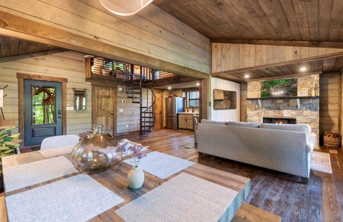 Rivers Edge Cabin | A Little Stoney River - Cartecay River in Ellijay