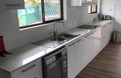 Parrearra House | A lovely beach retreat on the Sunshine Coast - walk to everything