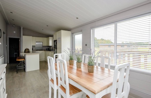 Bury St Edmunds Ski Chalet | A luxurious lodge with one master double with en suite shower room.