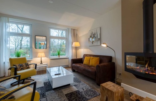 Oostkapelle House | A modern, attractive holiday home for the whole family, quietly located within walking distance of the center