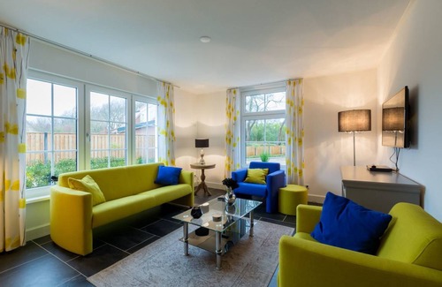Oostkapelle House | A modern, attractive holiday home for the whole family, quietly located within walking distance of the center