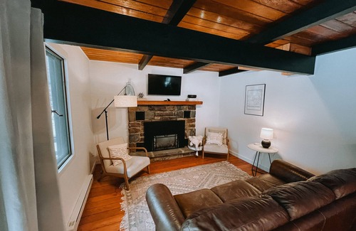 Pocono Pines Ski Chalet | a modern chalet for rest and recreation