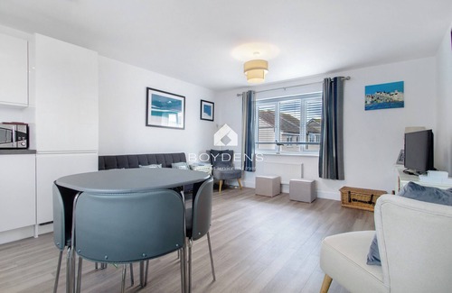 Walton on the Naze House | A modern touch to a tradtional seaside getaway with this two bedroom coach in Walton on the Naze.