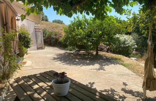 Alata House | A Muredda