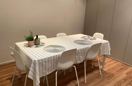Findon House | A Nice Room close to Shopping Centre