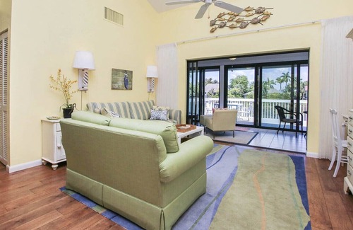 The Dunes House | A Peace of Heaven on Sanibel Island - Dunes Home Lakefront