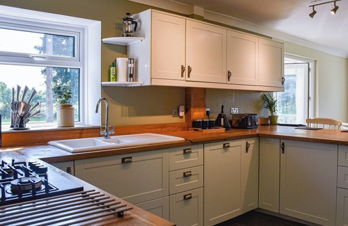 Gowerton Cottage | A peaceful farm stay within easy reach of stunning beaches and coastline.